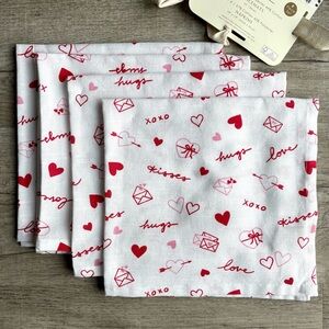 NWT Cynthia Rowley Red and Pink Valentine Heart Napkins Set of 4